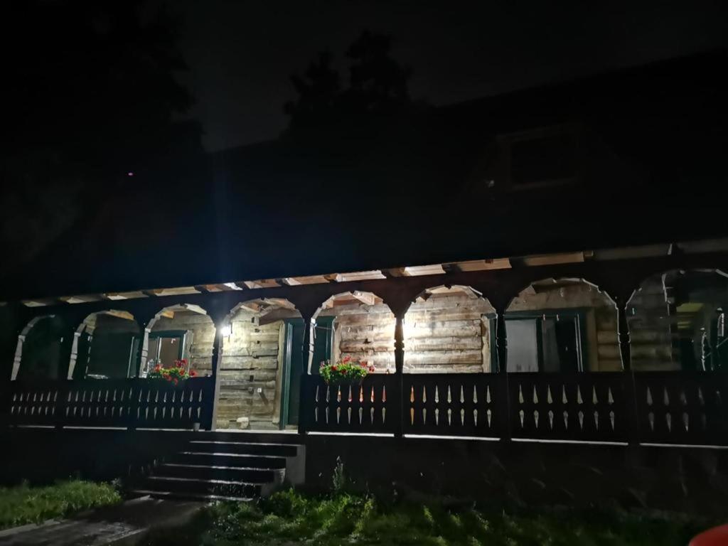 Deseşti Cununa Vailor מראה חיצוני תמונה
